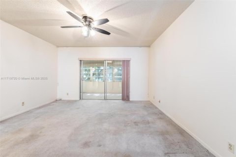 Condo in Plantation, Florida, 1 bedroom  № 1474203 - photo 9