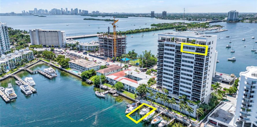 Condominio en North Bay Village, Florida, 3 dormitorios  № 1683972