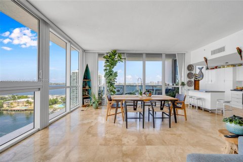 Condominio en venta en North Bay Village, Florida, 3 dormitorios, 191.84 m2 № 1683972 - foto 13