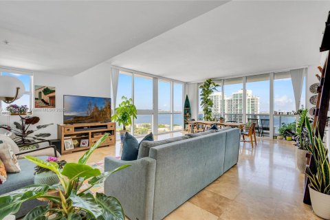 Condominio en venta en North Bay Village, Florida, 3 dormitorios, 191.84 m2 № 1683972 - foto 26