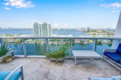 Condominio en venta en North Bay Village, Florida, 3 dormitorios, 191.84 m2 № 1683972 - foto 16