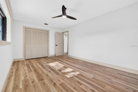 House in Palm Harbor, Florida 3 bedrooms, 145.3 sq.m. № 2238879 - photo 22