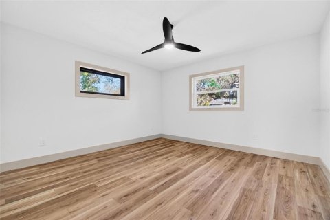 House in Palm Harbor, Florida 3 bedrooms, 145.3 sq.m. № 2238879 - photo 23