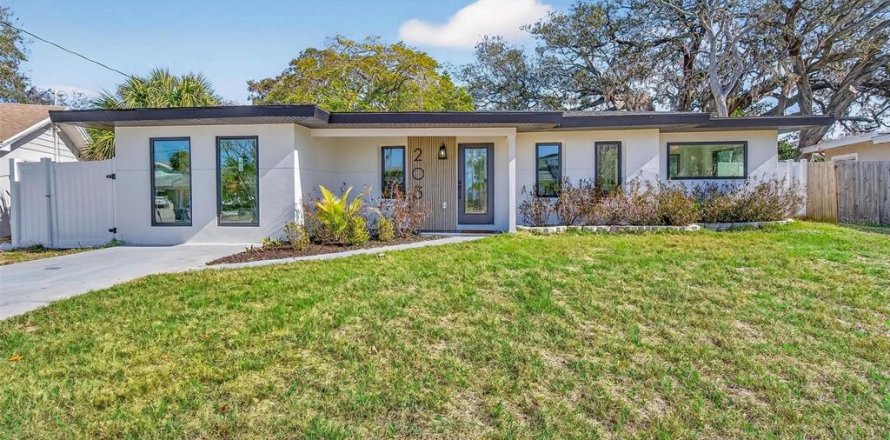 House in Palm Harbor, Florida 3 bedrooms, 145.3 sq.m. № 2238879