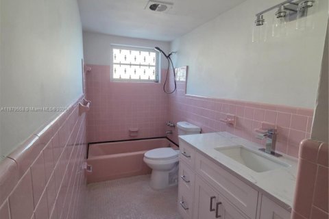 Condo in Miami Gardens, Florida, 2 bedrooms  № 1921307 - photo 18