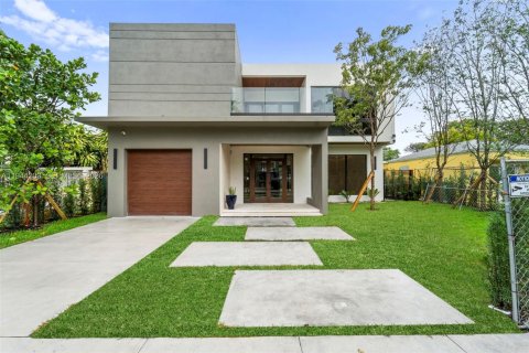 Casa en Miami, Florida 3 dormitorios, 290.69 m2 № 2008288