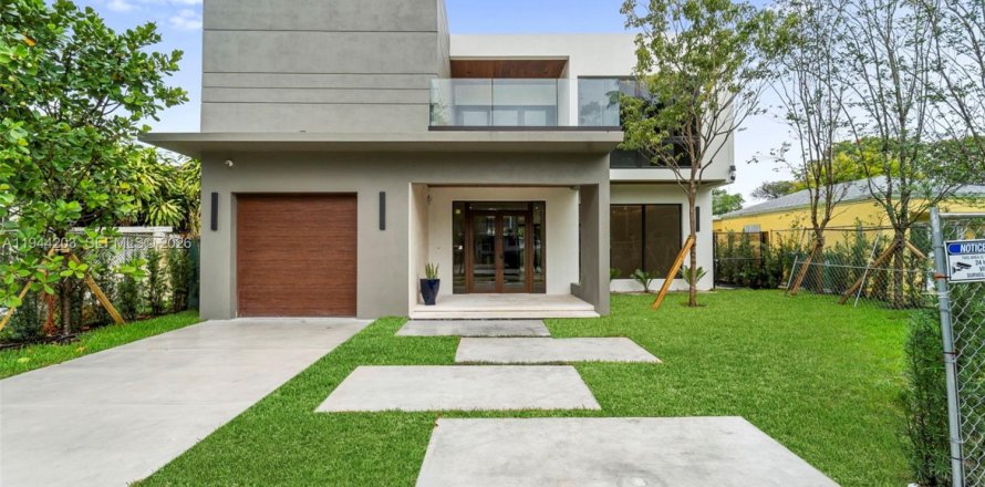 Casa en Miami, Florida 3 dormitorios, 290.69 m2 № 2008288