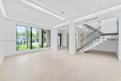 Casa en venta en Miami, Florida, 3 dormitorios, 290.69 m2 № 2008288 - foto 5