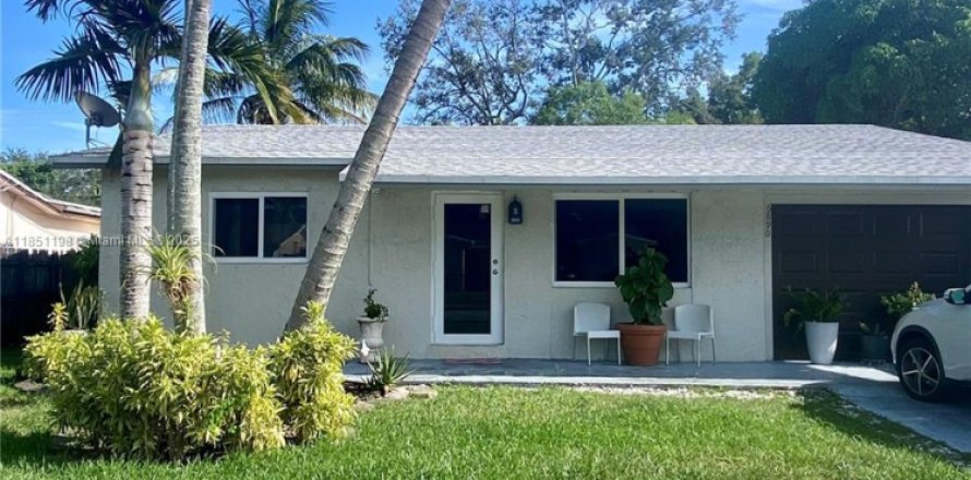 Villa ou maison à Hollywood, Floride 1 chambre, 155.61 m2 № 1854809
