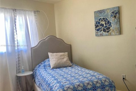 Villa ou maison à louer à Hollywood, Floride: 1 chambre, 155.61 m2 № 1854809 - photo 2
