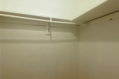 Villa ou maison à louer à Hollywood, Floride: 1 chambre, 155.61 m2 № 1854809 - photo 6