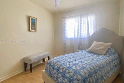Villa ou maison à louer à Hollywood, Floride: 1 chambre, 155.61 m2 № 1854809 - photo 4