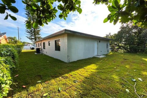 Villa ou maison à vendre à Miami, Floride: 4 chambres, 171.87 m2 № 2311151 - photo 4