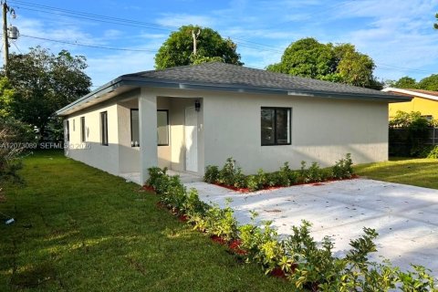 Villa ou maison à vendre à Miami, Floride: 4 chambres, 171.87 m2 № 2311151 - photo 7