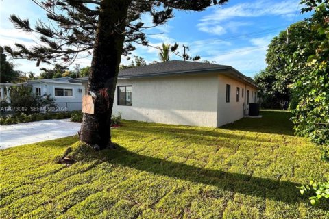 Villa ou maison à vendre à Miami, Floride: 4 chambres, 171.87 m2 № 2311151 - photo 2