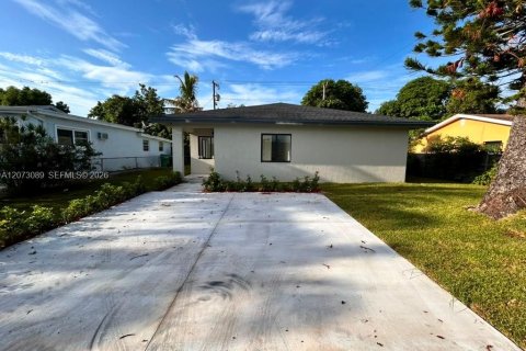 Villa ou maison à vendre à Miami, Floride: 4 chambres, 171.87 m2 № 2311151 - photo 8