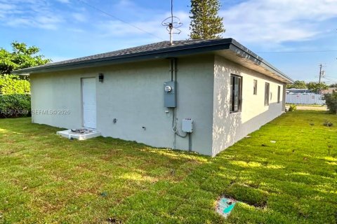 Villa ou maison à vendre à Miami, Floride: 4 chambres, 171.87 m2 № 2311151 - photo 5