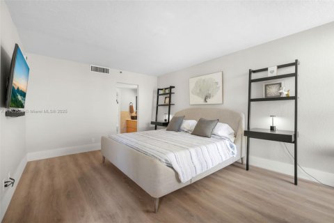 Copropriété à vendre à Pompano Beach, Floride: 1 chambre, 89.19 m2 № 1726453 - photo 13