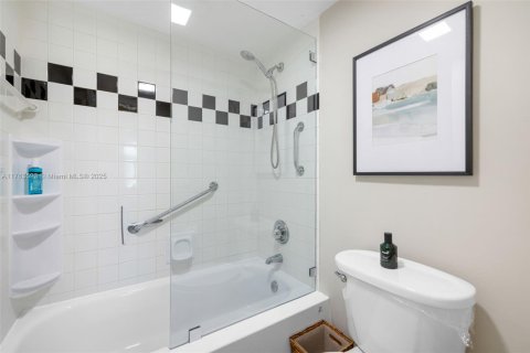 Copropriété à vendre à Pompano Beach, Floride: 1 chambre, 89.19 m2 № 1726453 - photo 12