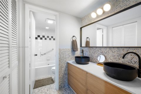 Copropriété à vendre à Pompano Beach, Floride: 1 chambre, 89.19 m2 № 1726453 - photo 11