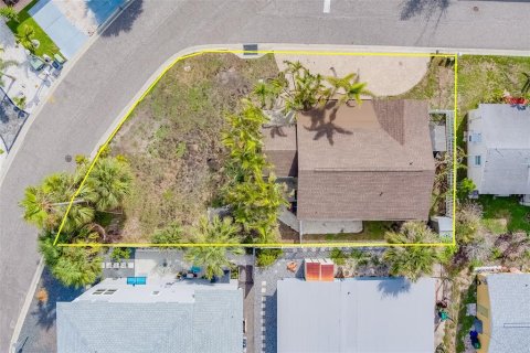 Land in Redington Shores, Florida № 1680212 - photo 1