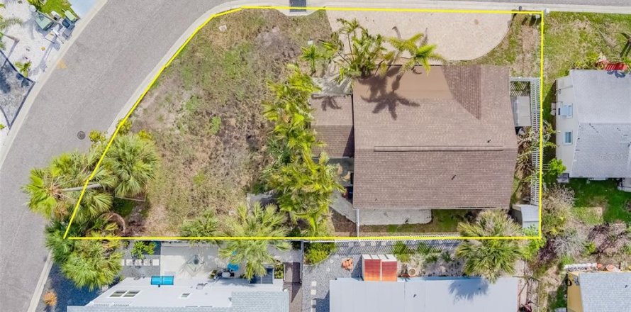 Land in Redington Shores, Florida № 1680212