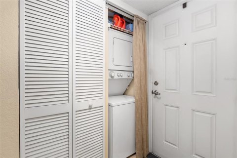 Condo in Gainesville, Florida, 1 bedroom  № 1536279 - photo 6