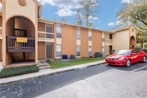 Condo in Gainesville, Florida, 1 bedroom  № 1536279 - photo 2