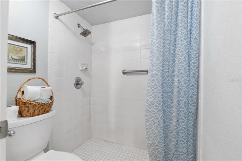 Condo in Gainesville, Florida, 1 bedroom  № 1536279 - photo 22