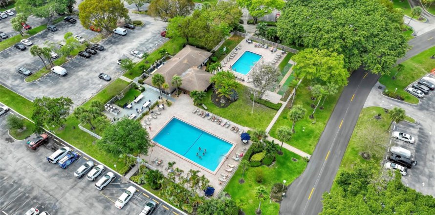 Condo in Pompano Beach, Florida, 1 bedroom № 1080667