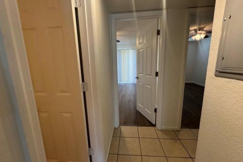 Condominio en alquiler en Orlando, Florida, 2 dormitorios, 86.4 m2 № 1881445 - foto 14