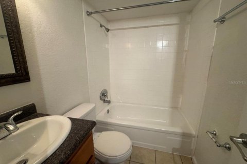 Condominio en alquiler en Orlando, Florida, 2 dormitorios, 86.4 m2 № 1881445 - foto 15
