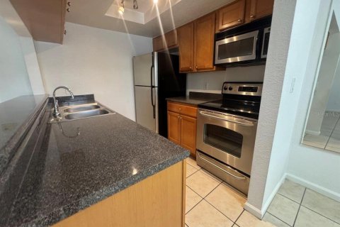 Condominio en alquiler en Orlando, Florida, 2 dormitorios, 86.4 m2 № 1881445 - foto 10