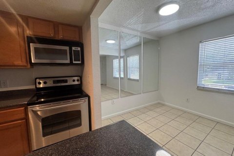 Condominio en alquiler en Orlando, Florida, 2 dormitorios, 86.4 m2 № 1881445 - foto 8