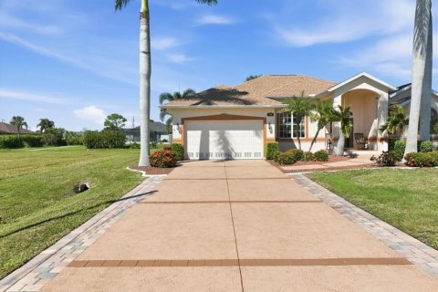 Villa ou maison à vendre à Rotonda, Floride: 3 chambres, 206.89 m2 № 2416896 - photo 4