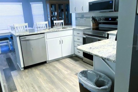 House in Lakeland, Florida 3 bedrooms, 130.06 sq.m. № 2122203 - photo 3