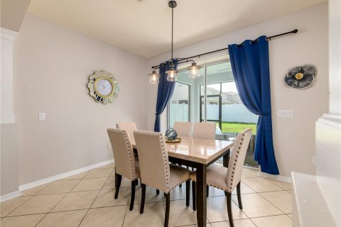 House in Riverview, Florida 4 bedrooms, 211.45 sq.m. № 2151913 - photo 8