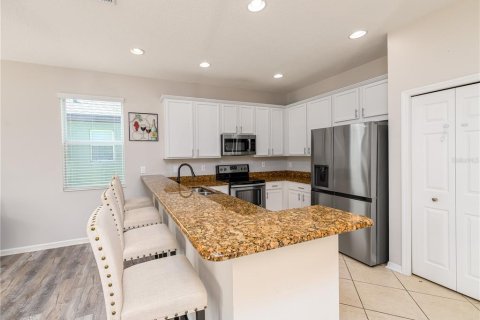 House in Riverview, Florida 4 bedrooms, 211.45 sq.m. № 2151913 - photo 11