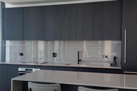 Condo in Miami, Florida, 2 bedrooms № 2178372 - photo 12