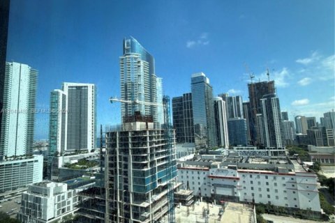 Condo in Miami, Florida, 2 bedrooms № 2178372 - photo 3