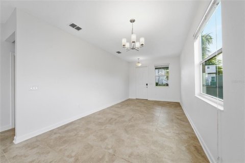Touwnhouse à vendre à Kissimmee, Floride: 3 chambres, 171.68 m2 № 2107249 - photo 5