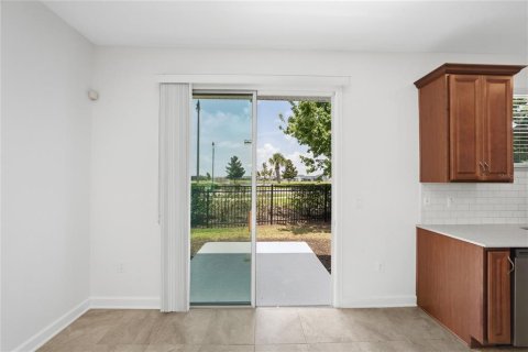 Touwnhouse à vendre à Kissimmee, Floride: 3 chambres, 171.68 m2 № 2107249 - photo 10