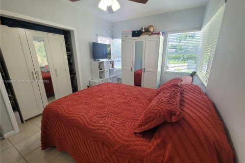 Casa en alquiler en Miami, Florida, 4 dormitorios, 143.81 m2 № 1897004 - foto 26