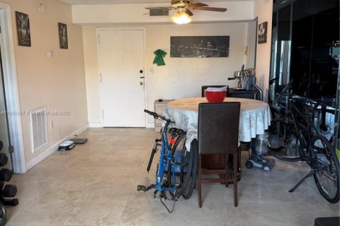 Condominio en venta en Miami, Florida, 2 dormitorios № 1952983 - foto 9