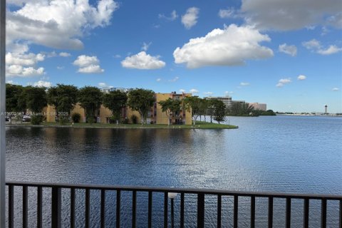 Condominio en venta en Miami, Florida, 2 dormitorios № 1952983 - foto 4