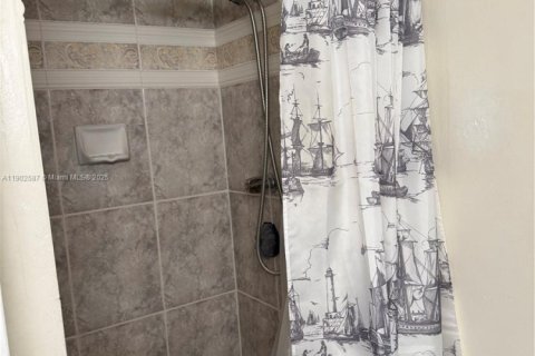Condominio en venta en Miami, Florida, 2 dormitorios № 1952983 - foto 24