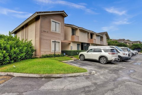 Adosado en venta en Coral Springs, Florida, 4 dormitorios, 152.36 m2 № 1154346 - foto 1