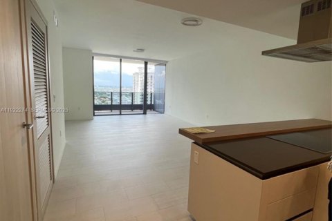 Copropriété à louer à Miami, Floride: 1 chambre, 76.74 m2 № 1982263 - photo 1