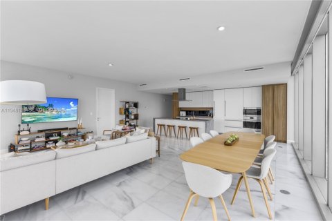 Copropriété à vendre à Miami, Floride: 3 chambres, 219.34 m2 № 2004577 - photo 14