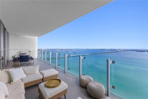 Copropriété à vendre à Miami, Floride: 3 chambres, 219.34 m2 № 2004577 - photo 2